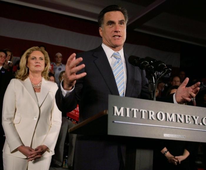 Ann Romney de rojo: la esposa de Mitt Romney también se viste con el color del poder (FOTOS)