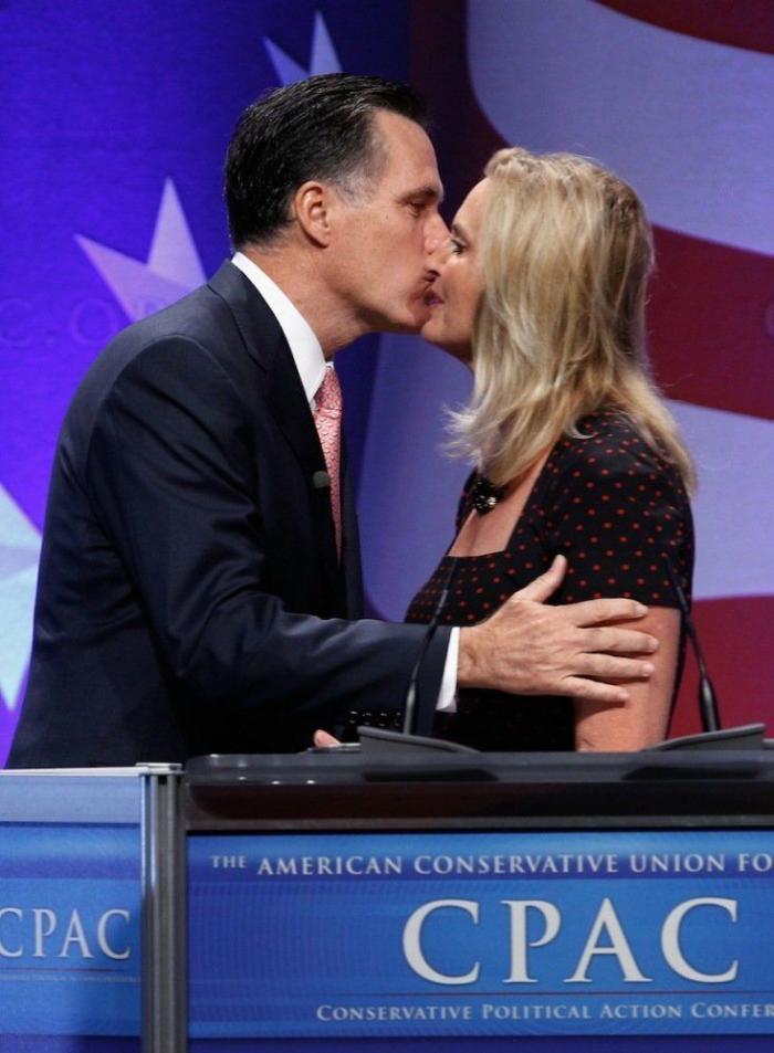 Ann Romney de rojo: la esposa de Mitt Romney también se viste con el color del poder (FOTOS)