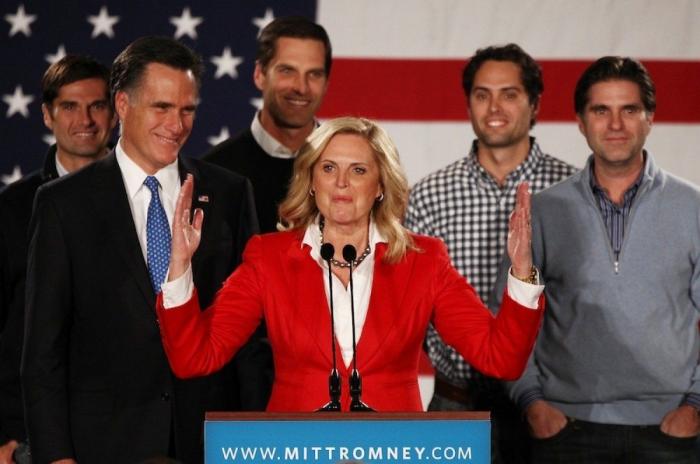 Ann Romney de rojo: la esposa de Mitt Romney también se viste con el color del poder (FOTOS)