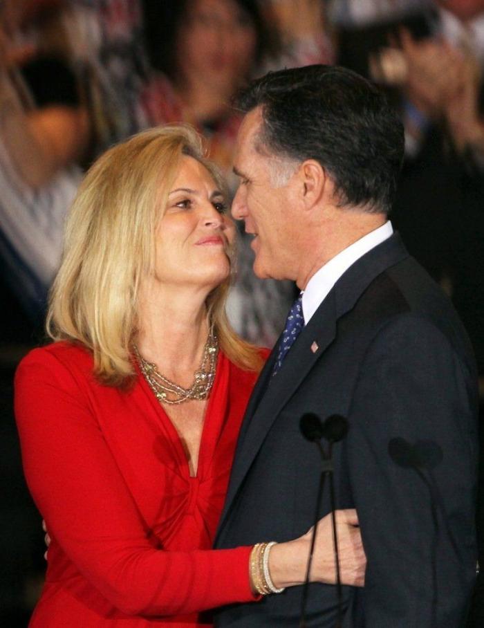 Ann Romney de rojo: la esposa de Mitt Romney también se viste con el color del poder (FOTOS)