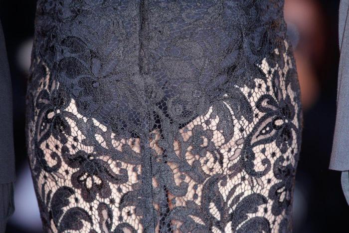 Vestidos de la alfombra roja del festival de Venecia 2012: Laetitia Casta con transparencias (FOTOS)