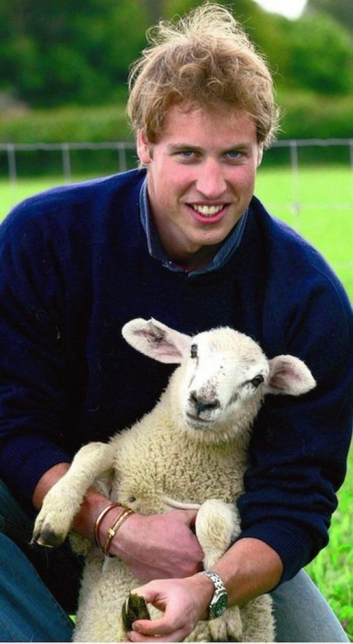 El príncipe Jorge cumple dos años, y estas nueve fotos demuestran por qué es tan 'charming'