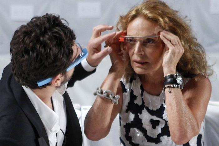 Google Glass: Diane Von Furstenberg lleva a las pasarelas las gafas de Google FOTOS)