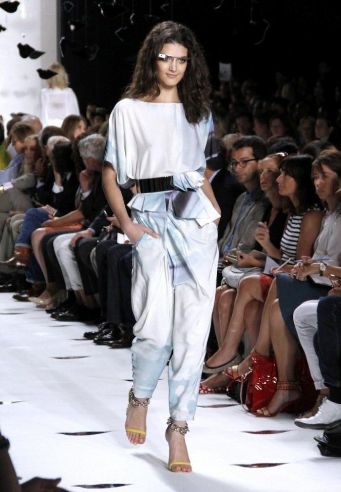 Google Glass: Diane Von Furstenberg lleva a las pasarelas las gafas de Google FOTOS)