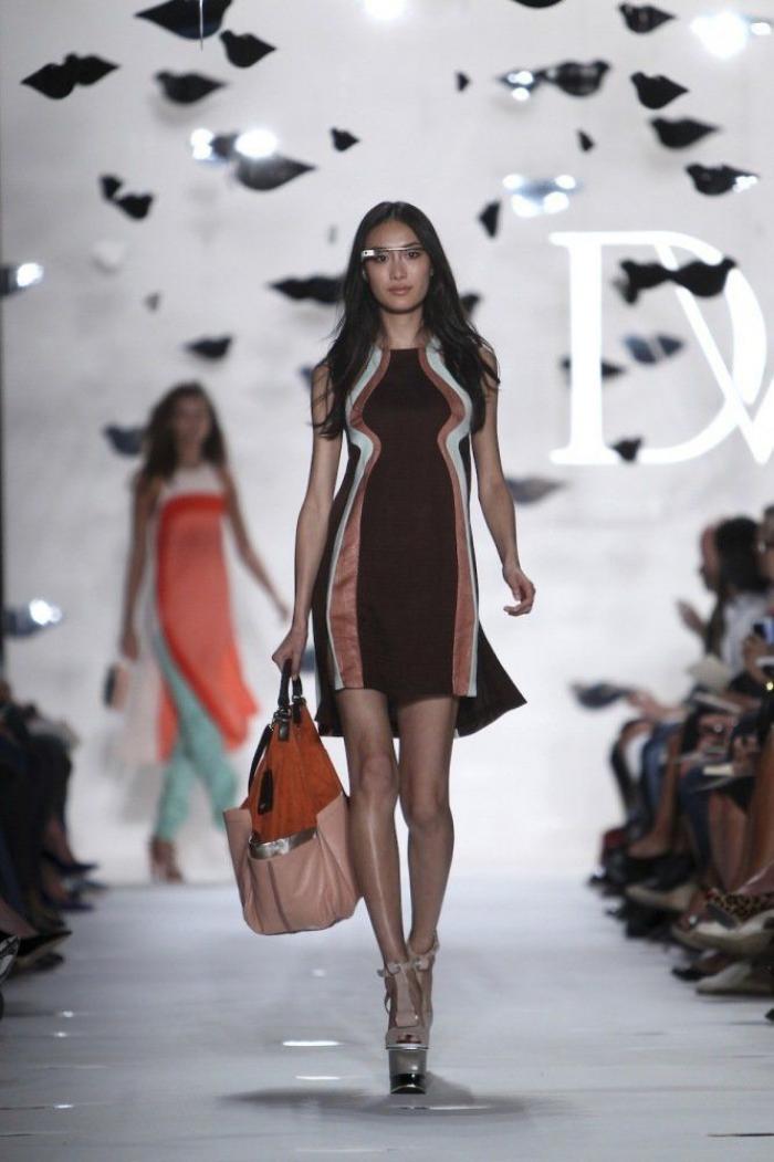 Google Glass: Diane Von Furstenberg lleva a las pasarelas las gafas de Google FOTOS)