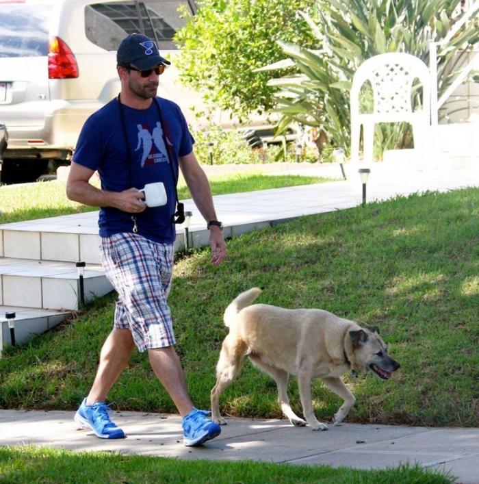 Jon Hamm sin ropa interior: Don Draper se marca un "piquetón" (FOTOS)