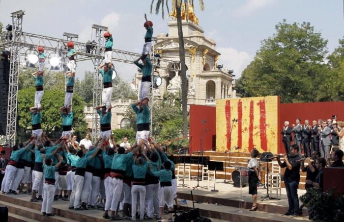 Diada 2012: Miles de personas colapsan el centro de Barcelona bajo el lema "Catalunya, nuevo estado de Europa" (FOTOS)