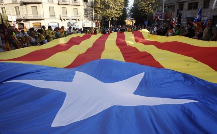 Diada 2012: Miles de personas colapsan el centro de Barcelona bajo el lema "Catalunya, nuevo estado de Europa" (FOTOS)
