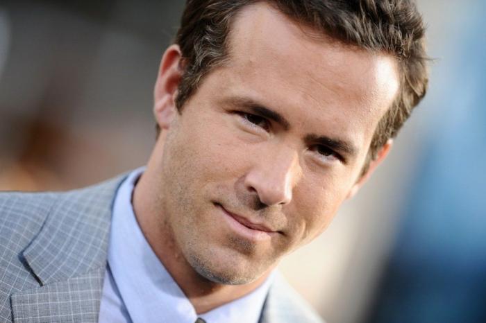 Ryan Reynolds se lo pasa en grande jugando con Blake Lively y el Photoshop (FOTOS)