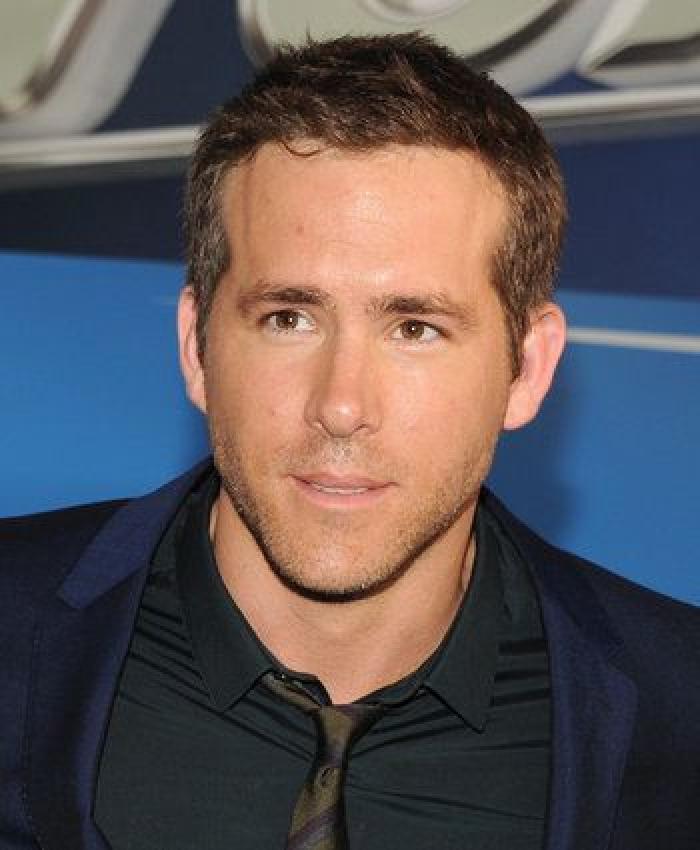 Ryan Reynolds se lo pasa en grande jugando con Blake Lively y el Photoshop (FOTOS)