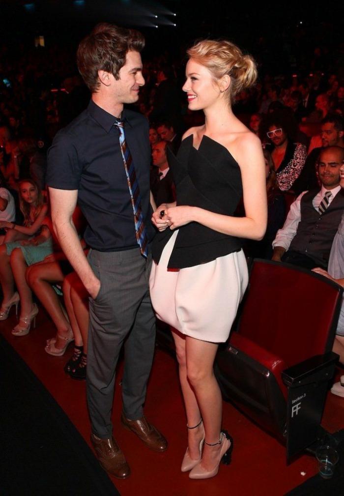 Emma Stone se compromete con su novio y enseña el 'pedrusco'