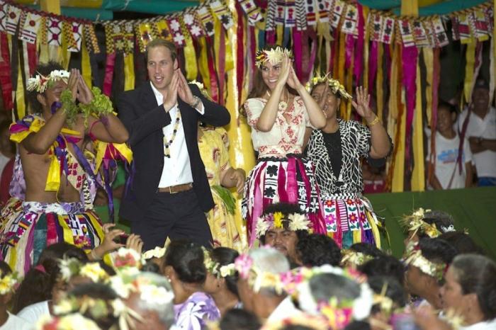 7 cosas más raras que ir en topless que Kate Middleton hace estos días (FOTOS)