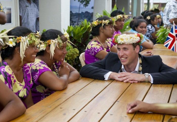 7 cosas más raras que ir en topless que Kate Middleton hace estos días (FOTOS)