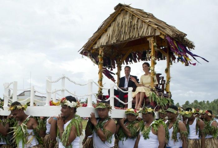 7 cosas más raras que ir en topless que Kate Middleton hace estos días (FOTOS)