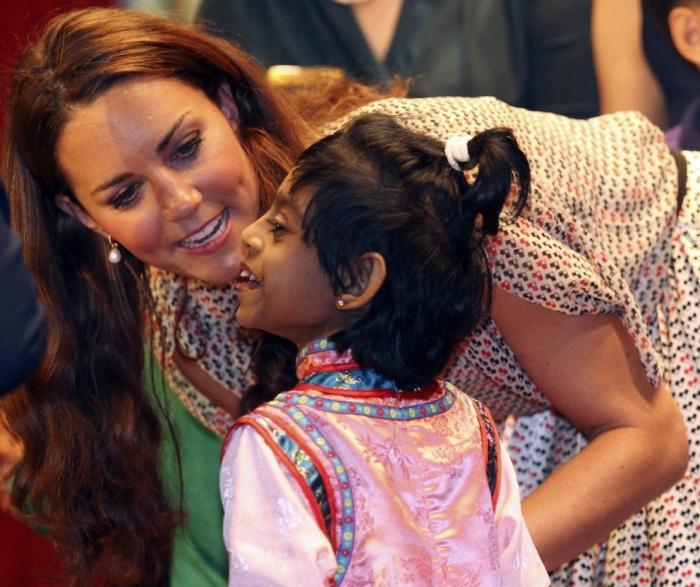 7 cosas más raras que ir en topless que Kate Middleton hace estos días (FOTOS)