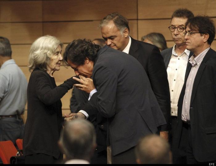 Muere Santiago Carrillo: Miles de ciudadanos se despiden de él en Madrid (VÍDEO, FOTOS)