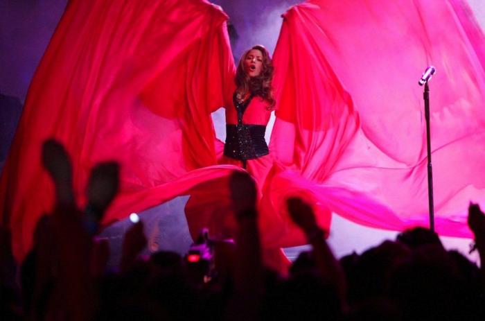 Shakira y Coldplay cantan juntos 'Chantaje' y 'Me enamoré'