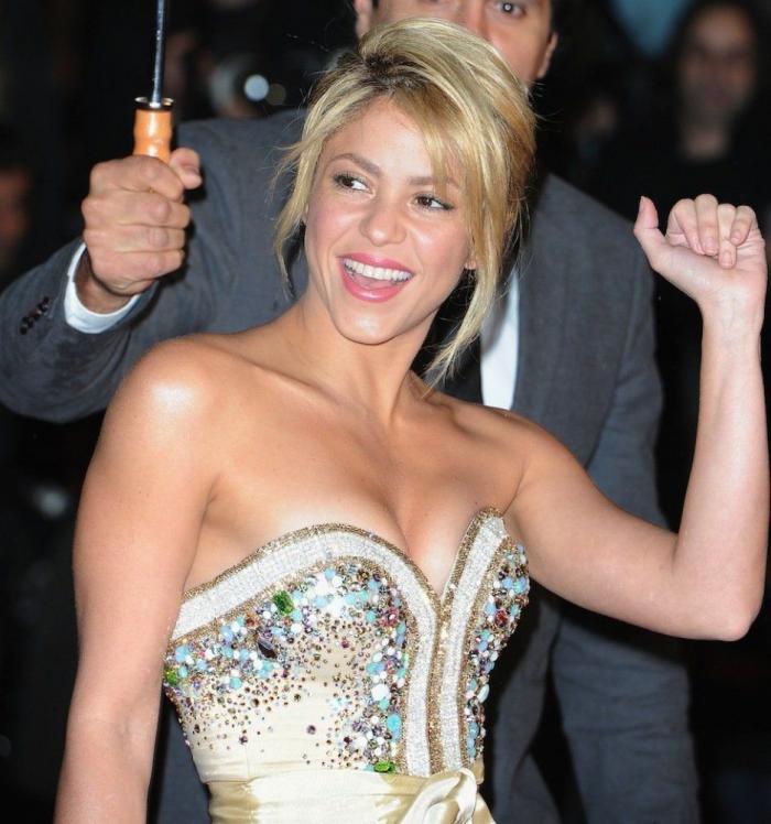 Shakira y Coldplay cantan juntos 'Chantaje' y 'Me enamoré'