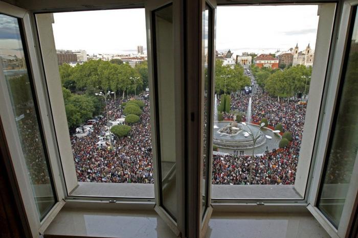 Alberto Casillas, el camarero del Bar Prado: "El jefe policial me ha empujado y me he desmayado"