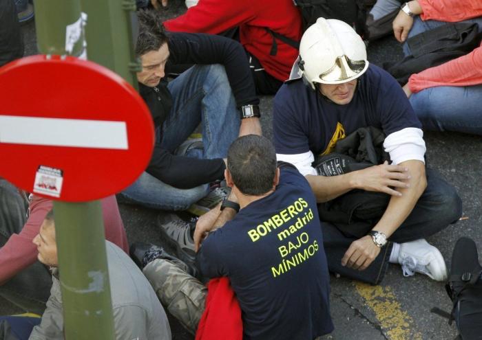 Alberto Casillas, el camarero del Bar Prado: "El jefe policial me ha empujado y me he desmayado"