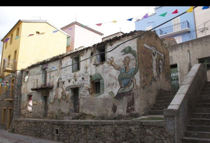 Arte urbano: Orgosolo, el pueblo de bandidos de Cerdeña que se transformó en un mural gigante (FOTOS)