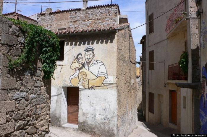 Arte urbano: Orgosolo, el pueblo de bandidos de Cerdeña que se transformó en un mural gigante (FOTOS)