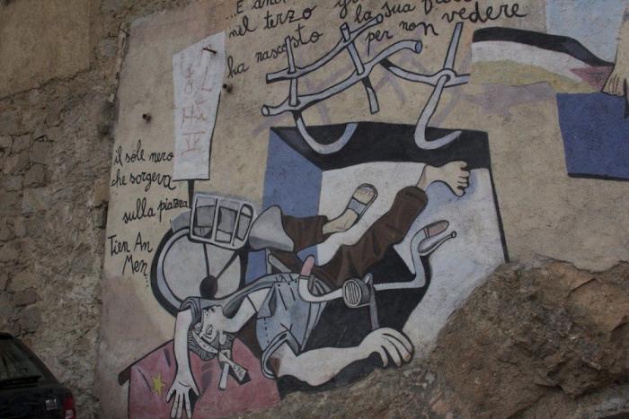 Arte urbano: Orgosolo, el pueblo de bandidos de Cerdeña que se transformó en un mural gigante (FOTOS)