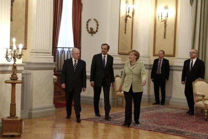 Miles de griegos protestan contra la visita de Angela Merkel (FOTOS)