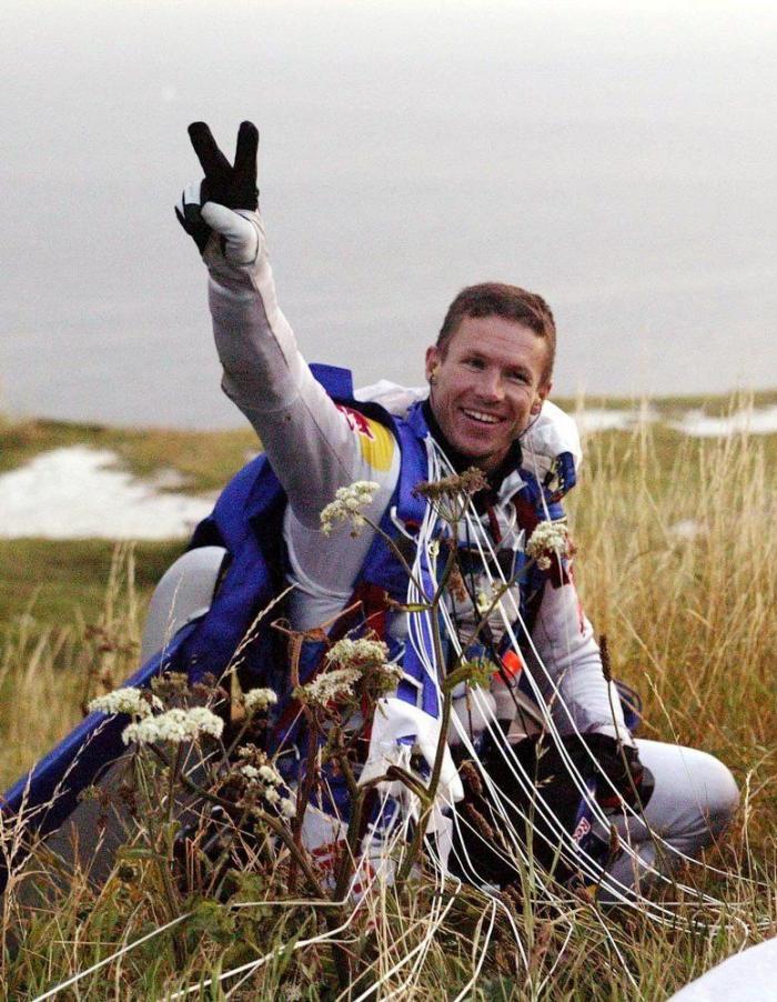 Felix Baumgartner, tras su salto desde la estratosfera: "Pensé que iba a perder el sentido"