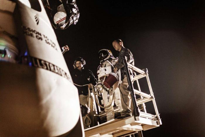 Felix Baumgartner, tras su salto desde la estratosfera: "Pensé que iba a perder el sentido"
