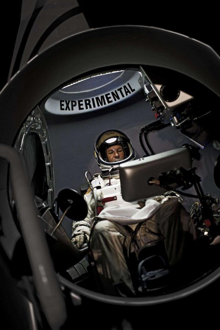 Felix Baumgartner, tras su salto desde la estratosfera: "Pensé que iba a perder el sentido"