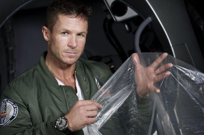 Felix Baumgartner, tras su salto desde la estratosfera: "Pensé que iba a perder el sentido"