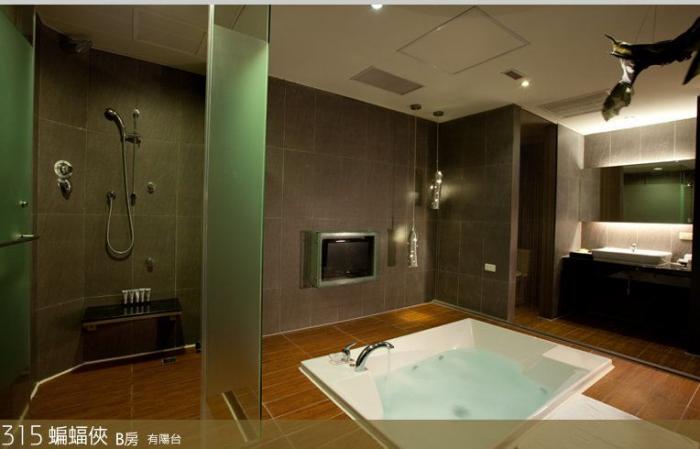 Hotel Batman: en Taiwán es posible dormir en una habitación Batcueva (FOTOS)