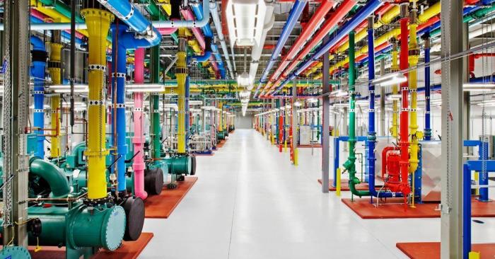 Centros de datos de Google: el gigante enseña sus tuberías de colores (FOTOS, VÍDEO)