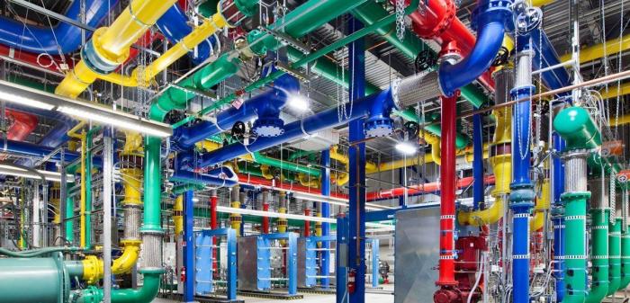 Centros de datos de Google: el gigante enseña sus tuberías de colores (FOTOS, VÍDEO)