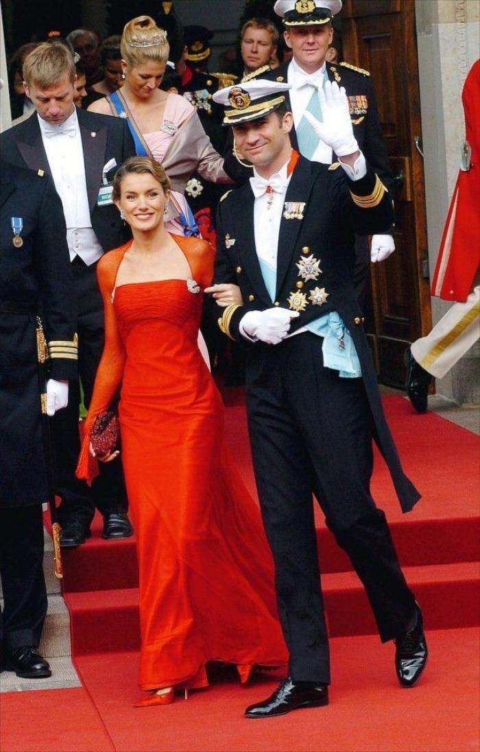 Una prestigiosa revista británica se pronuncia sobre el vestido de caerse de espaldas de Letizia