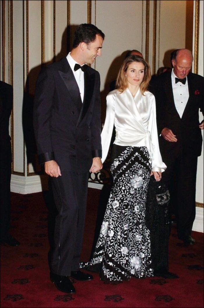 Una prestigiosa revista británica se pronuncia sobre el vestido de caerse de espaldas de Letizia