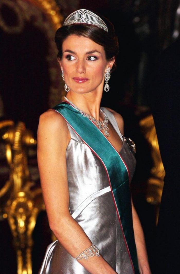 Una prestigiosa revista británica se pronuncia sobre el vestido de caerse de espaldas de Letizia