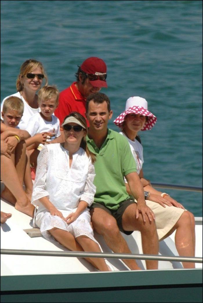 Una prestigiosa revista británica se pronuncia sobre el vestido de caerse de espaldas de Letizia