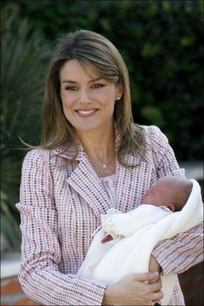 Una prestigiosa revista británica se pronuncia sobre el vestido de caerse de espaldas de Letizia