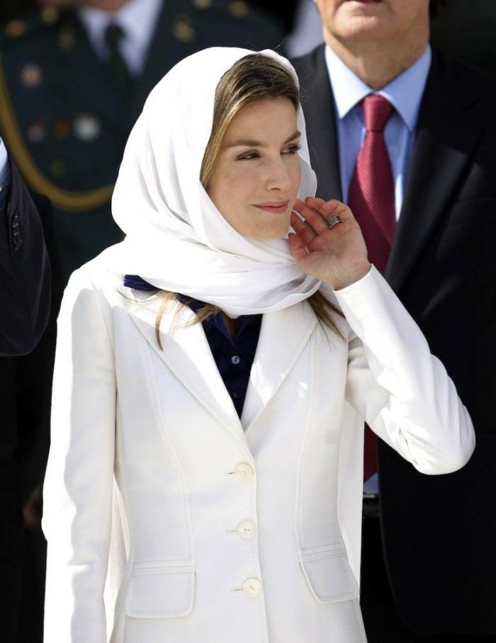 Una prestigiosa revista británica se pronuncia sobre el vestido de caerse de espaldas de Letizia