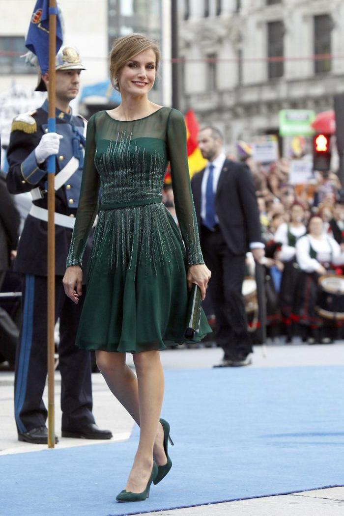 Una prestigiosa revista británica se pronuncia sobre el vestido de caerse de espaldas de Letizia