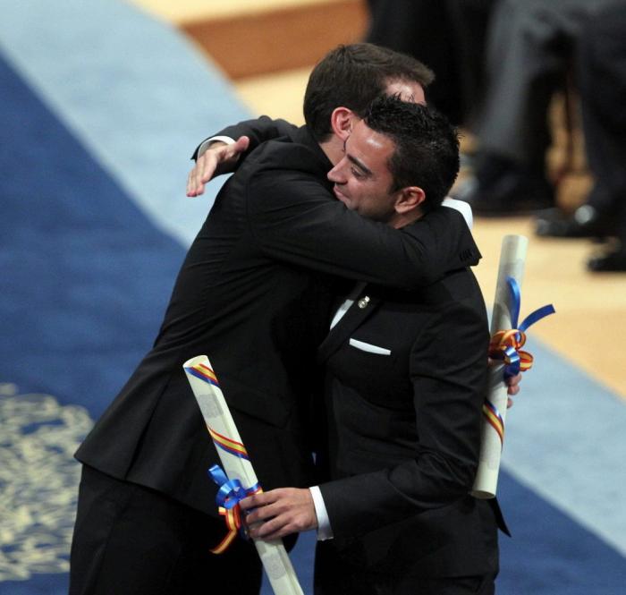 Xavi dona a un programa social los 25.000 euros obtenidos por el Príncipe de Asturias (FOTO)