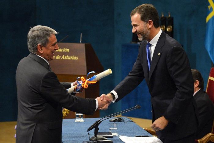 Xavi dona a un programa social los 25.000 euros obtenidos por el Príncipe de Asturias (FOTO)