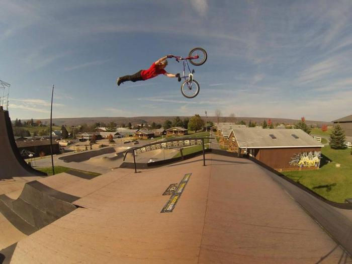 Danny MacAskill recorre en bici los tejados de Las Palmas de Gran Canaria y lo graba con una GoPro