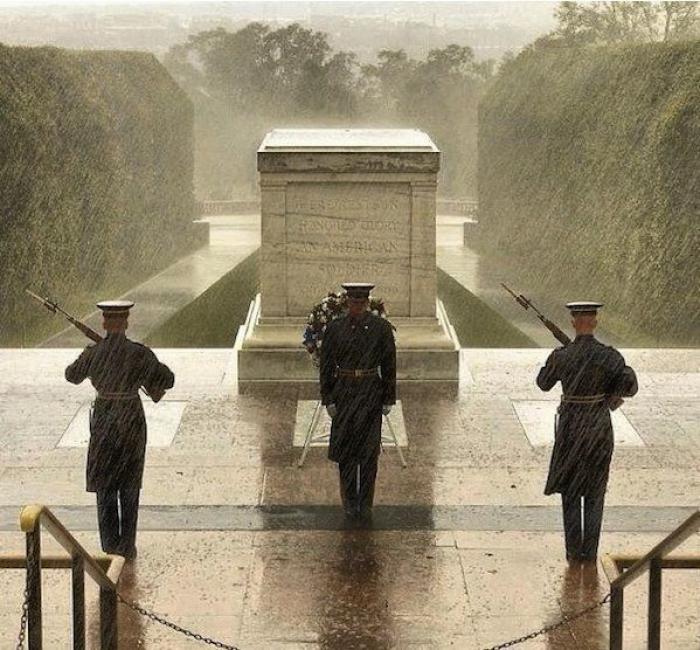 Huracán Sandy: reporteros que se mojaron para retransmitir su llegada (VÍDEOS)