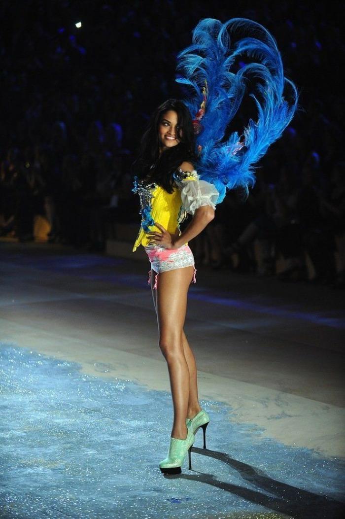 FOTOS: así ha sido el desfile Victoria's Secret 2014 en Londres