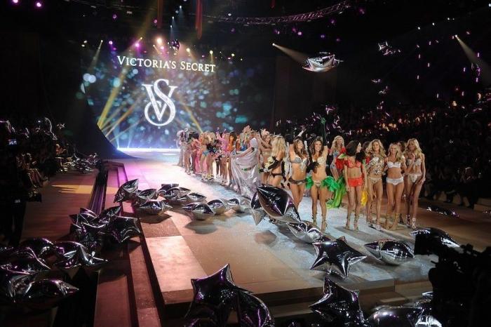 FOTOS: así ha sido el desfile Victoria's Secret 2014 en Londres