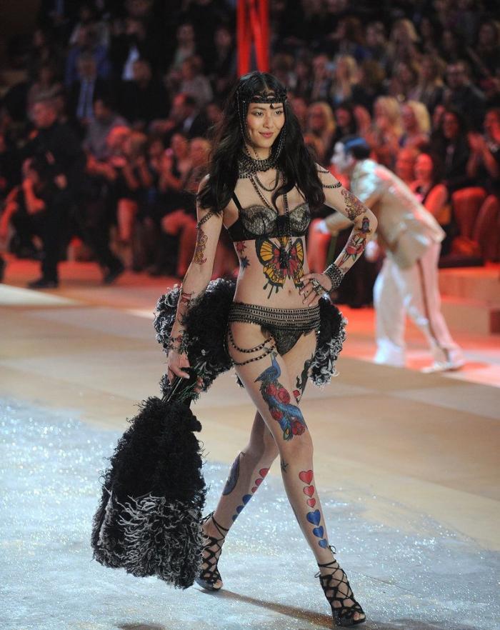 FOTOS: así ha sido el desfile Victoria's Secret 2014 en Londres