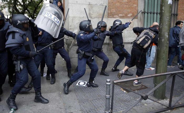 El 25S y el 15M convocan un nuevo 'Rodea el Congreso' con motivo de la huelga y llaman a permanecer toda la noche